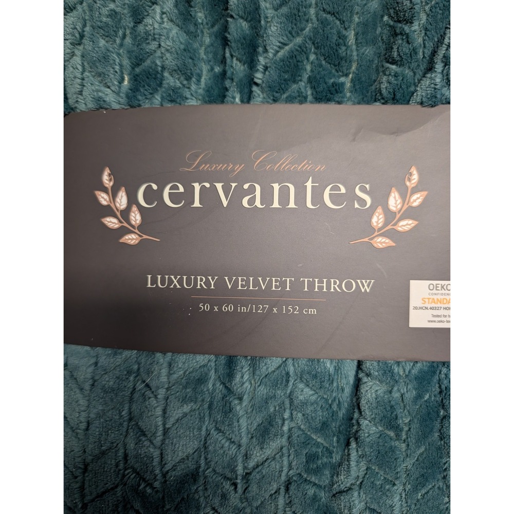 Cervantes Luxury Velvet Throw Oversize 50 x 60 in / 127 x 152 cm New